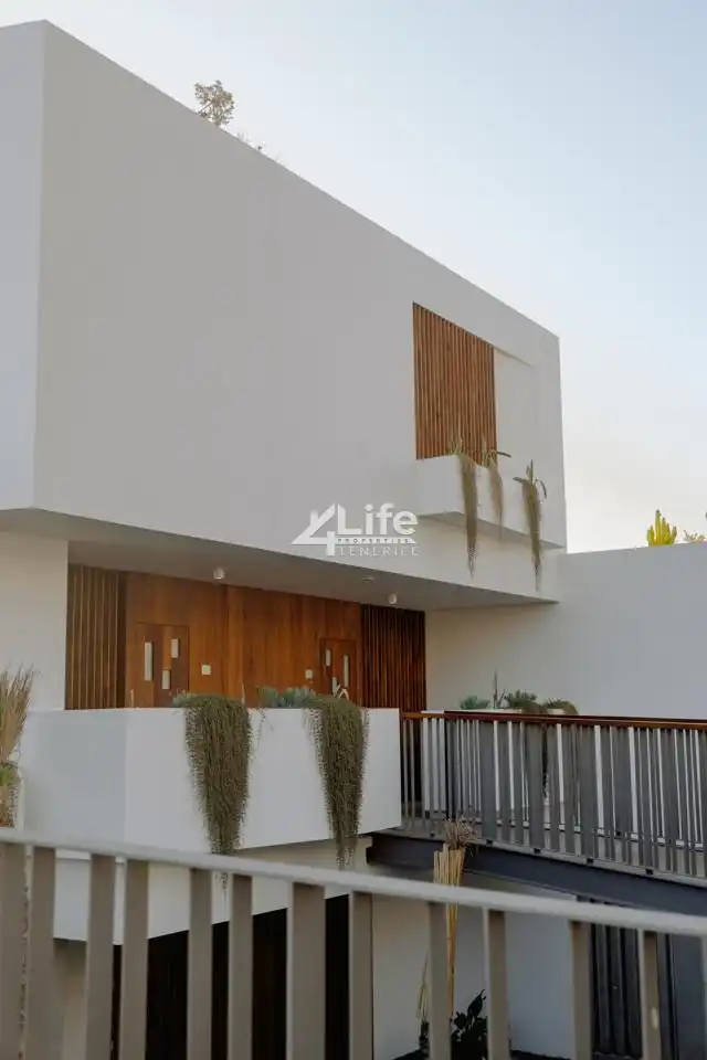 Vista exterior de Dúplex en venda en Granadilla de Abona amb Aire condicionat, Jardí privat i Terrassa