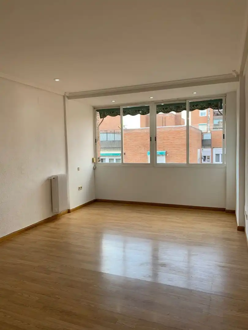 Bedroom of Flat for sale in Madrid  with Heating and Storage room