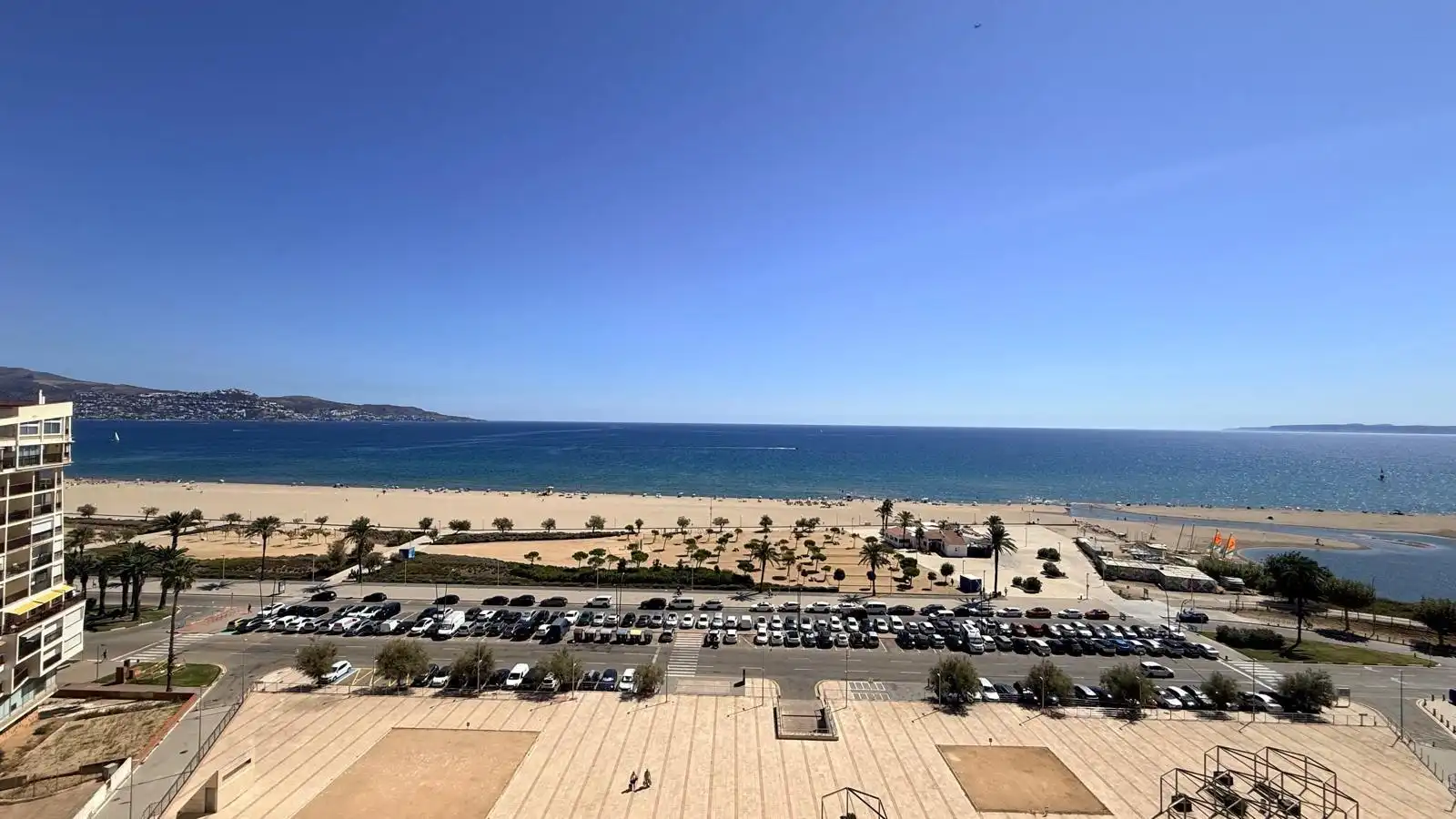Vista exterior de Apartamento en venta en Empuriabrava con Terraza y Amueblado