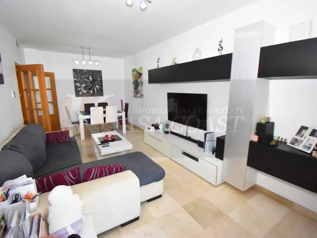 Living room of Flat for sale in Mijas  with Air Conditioner, Private garden and Terrace