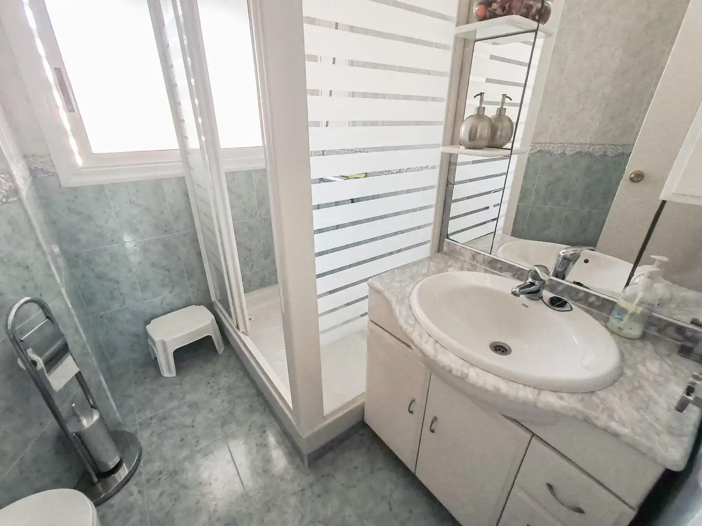 Bathroom of Flat for sale in Benidorm  with Private garden, Terrace and Furnished