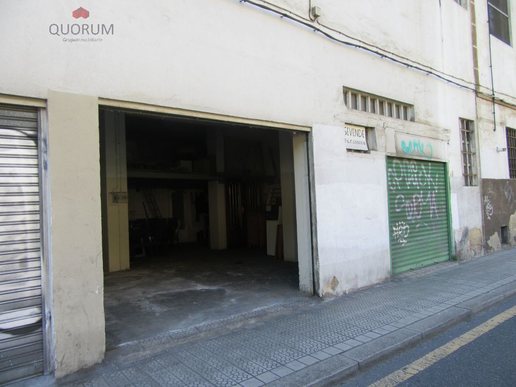 Vista exterior de Local en venda en Bilbao 