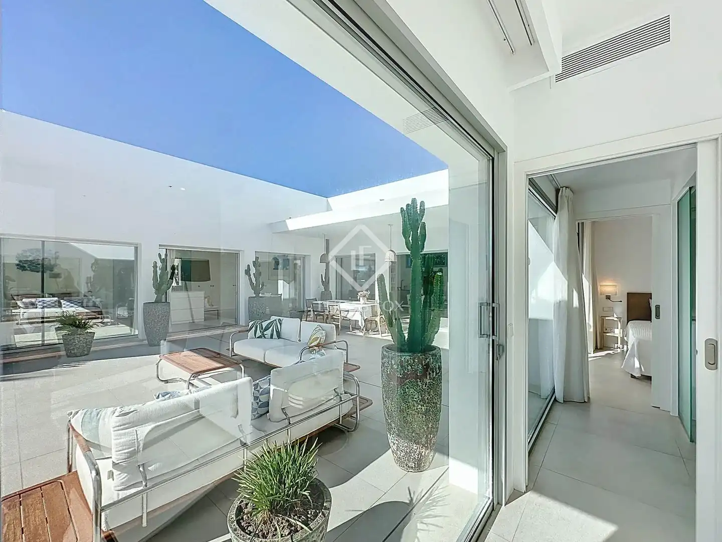 Terrassa de Casa o xalet en venda en Sant Lluís amb Aire condicionat, Calefacció i Jardí privat