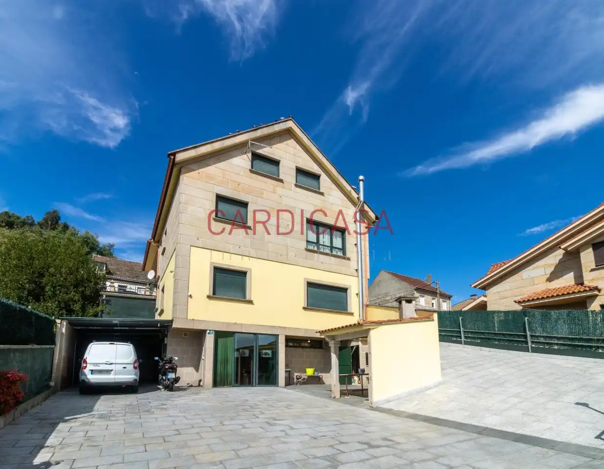 Vista exterior de Casa o chalet en venta en Vigo  con Calefacción, Jardín privado y Parquet