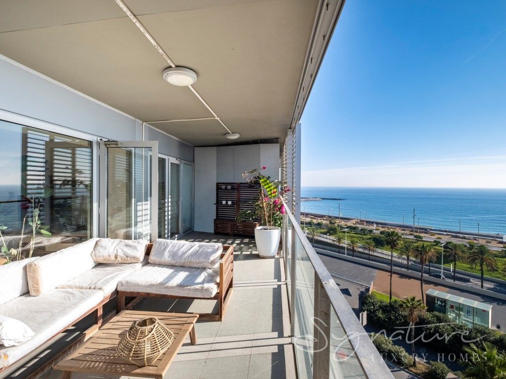 Terrassa de Pis en venda en  Barcelona Capital amb Aire condicionat i Piscina