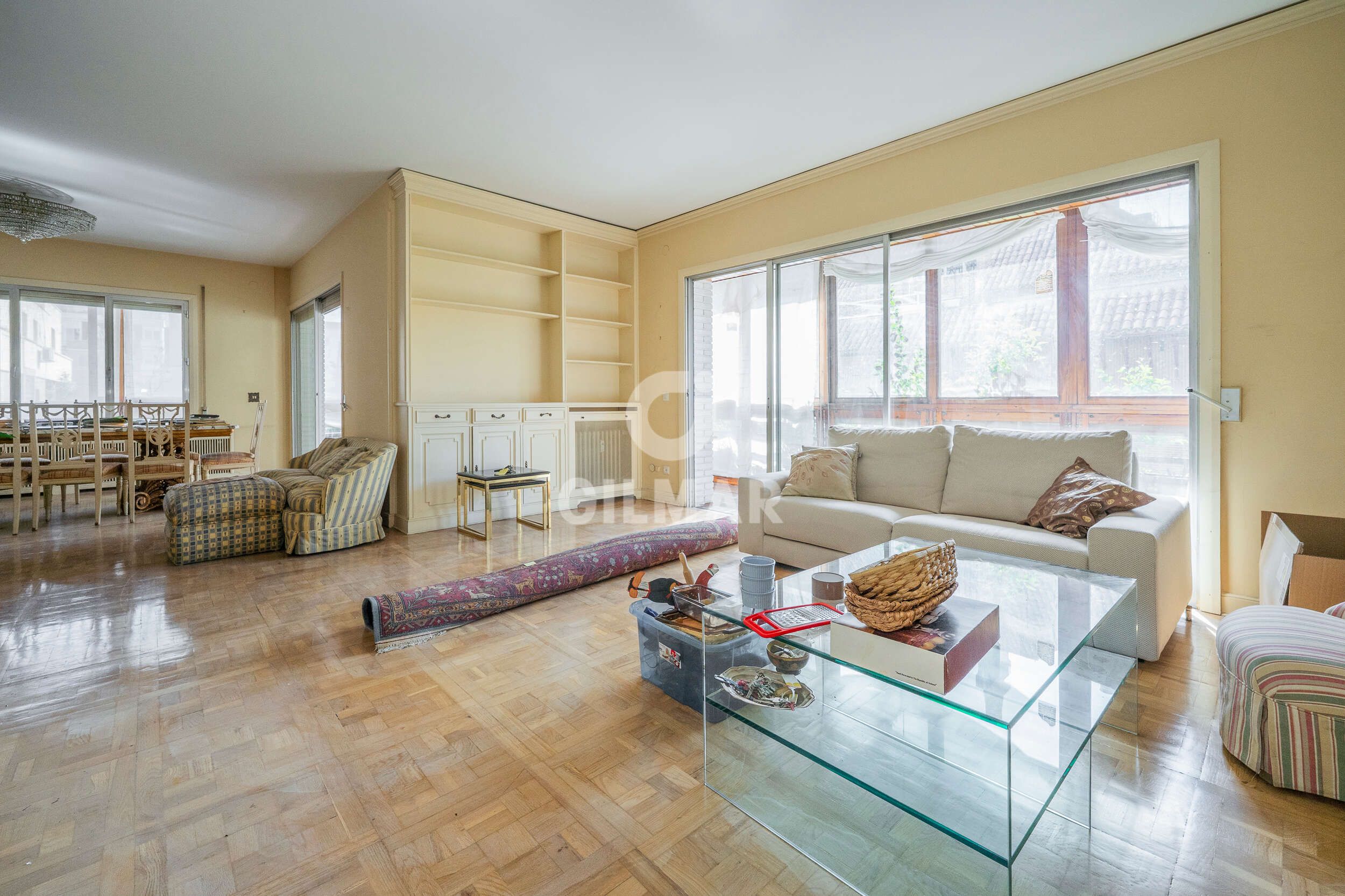 Living room of Flat for sale in  Madrid Capital  with Heating, Private garden and Storage room