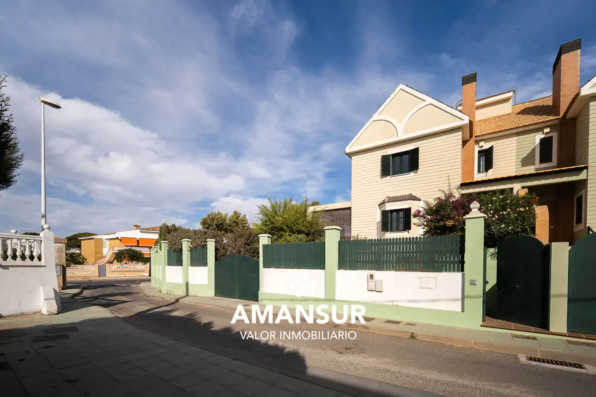 Exterior view of Houses for sale in Punta Umbría  with Heating, Terrace and Swimming Pool