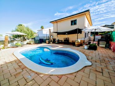 House with pool for sale in Calafell Residencial