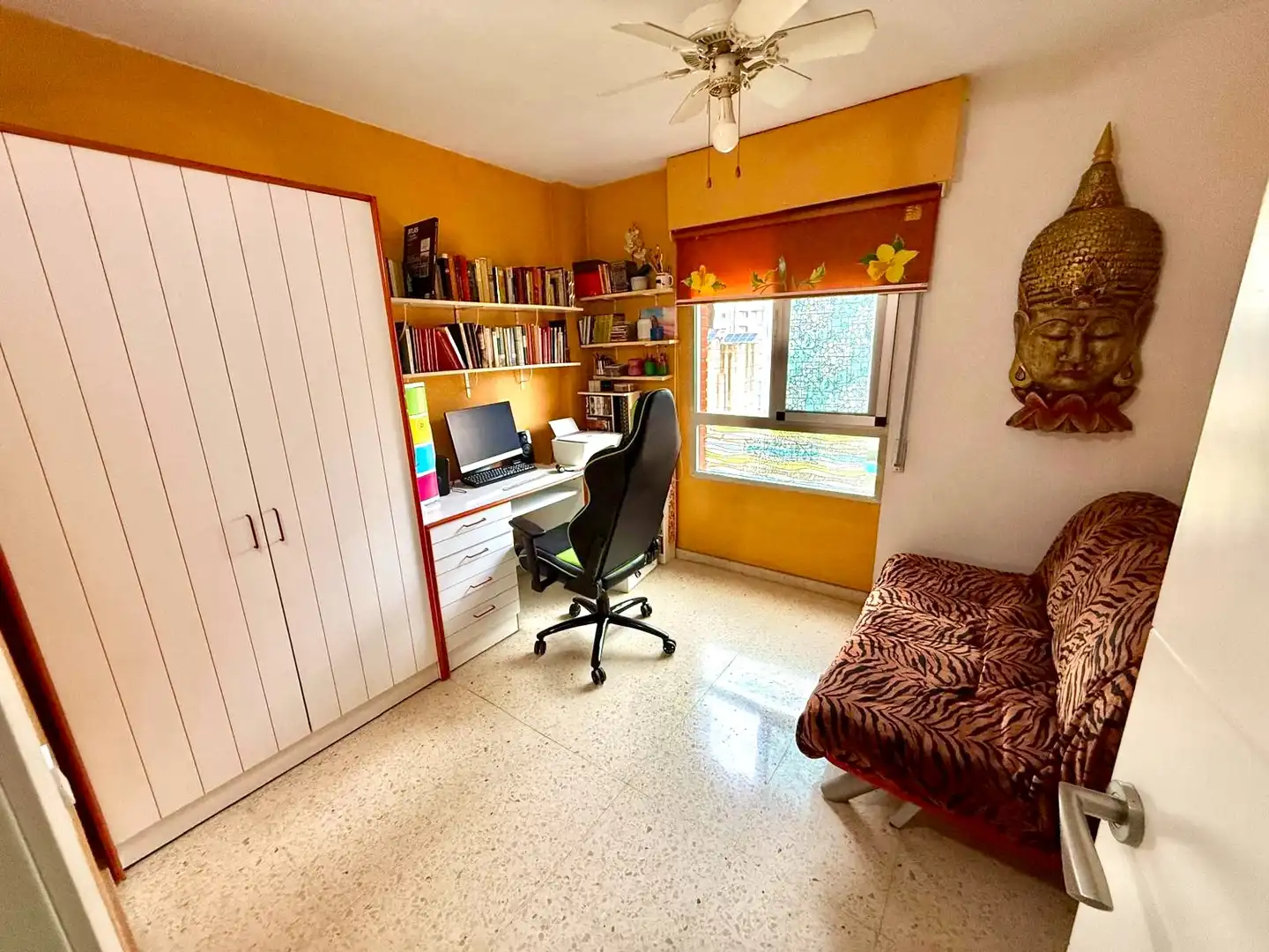 Bedroom of Flat for sale in Benidorm  with Swimming Pool, Furnished and Community pool