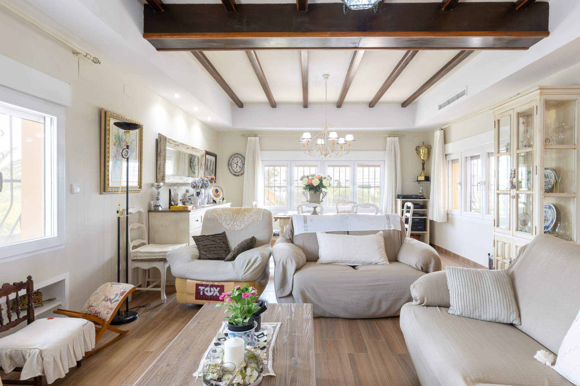 Living room of House or chalet for sale in Chiva  with Air Conditioner, Private garden and Terrace