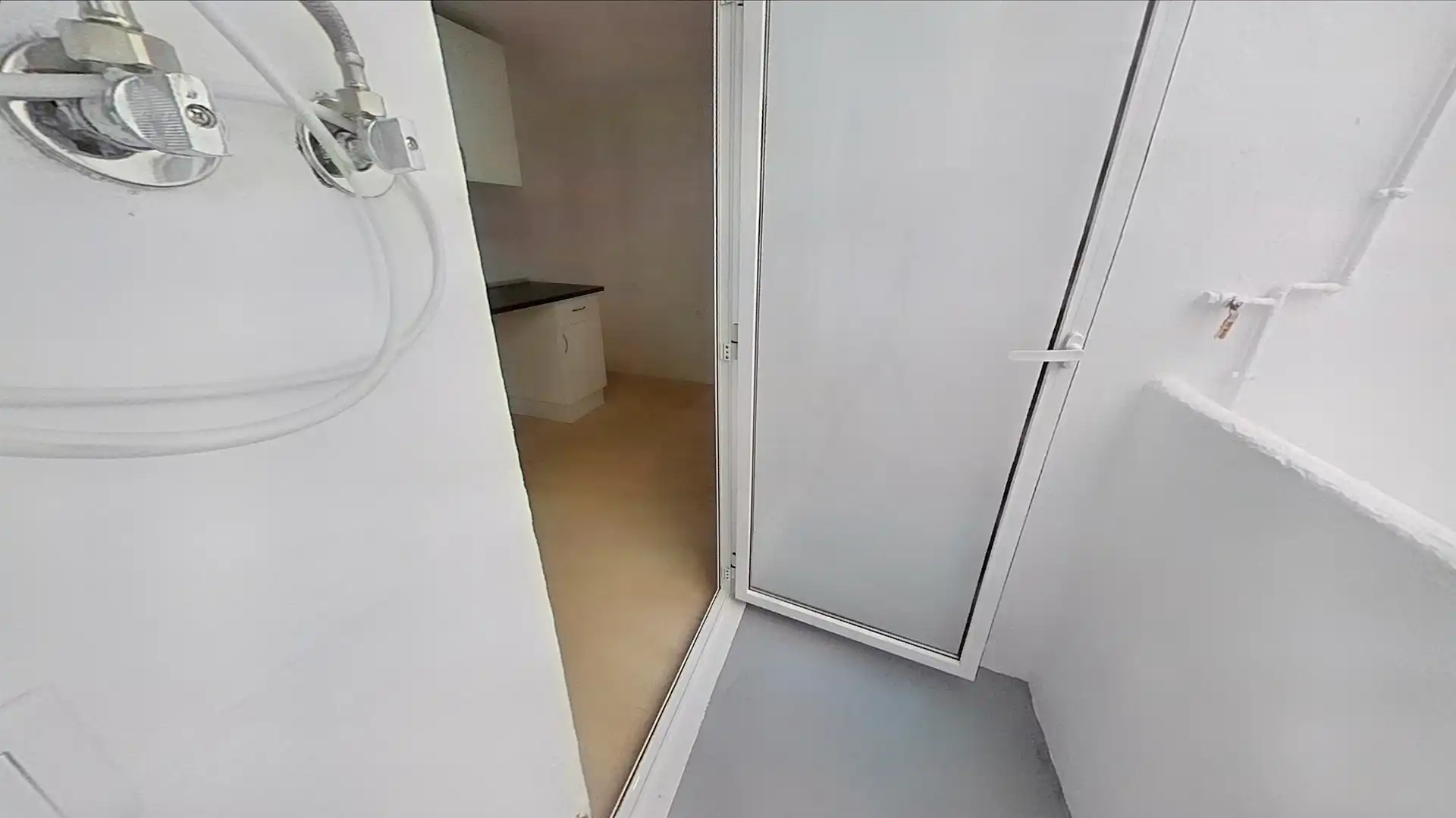 Badezimmer von Wohnung zur Miete in Mislata mit Terrasse, Ofen und Haustiere erlaubt