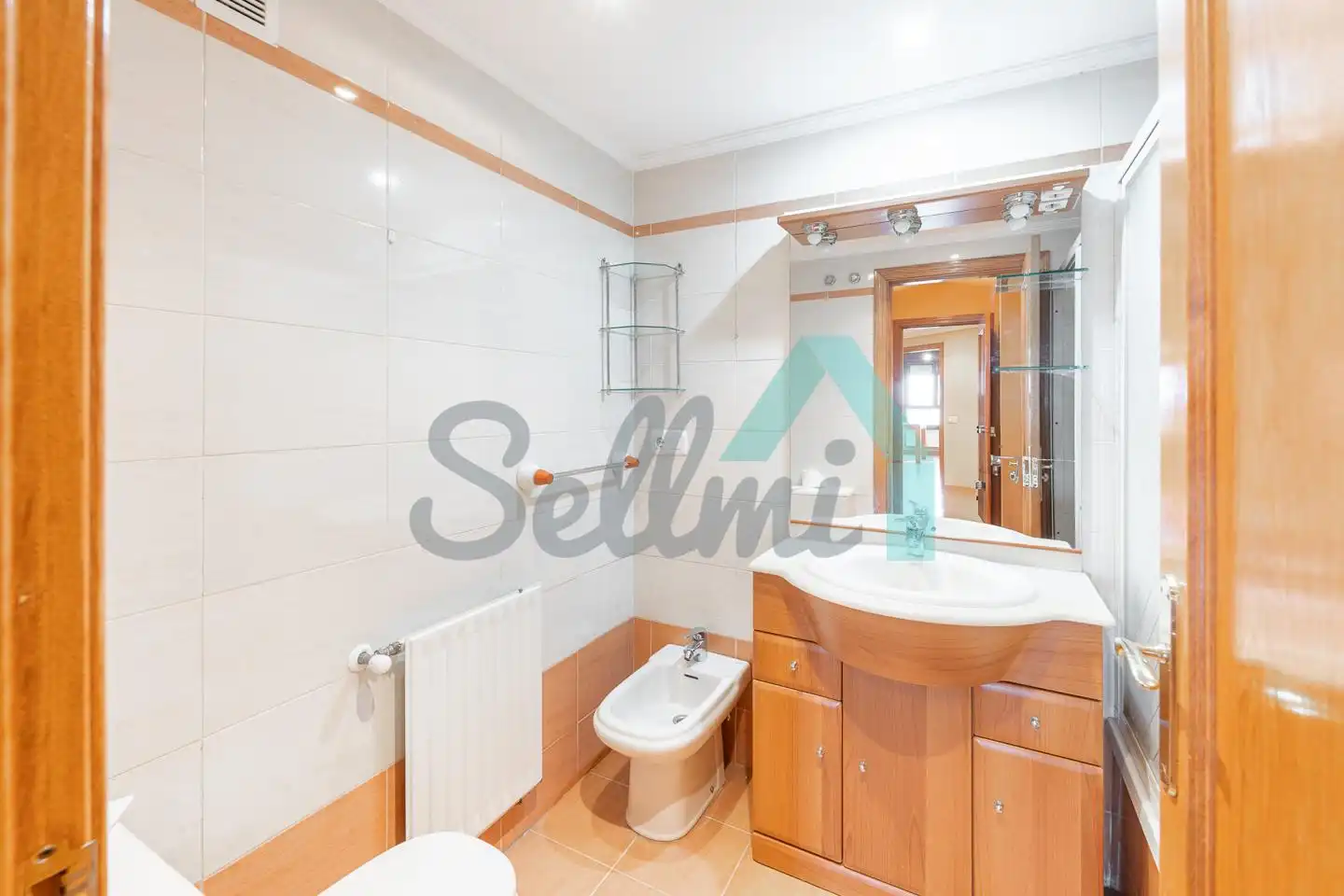 Baño de Piso en venta en Oviedo  con Calefacción, Parquet y Trastero