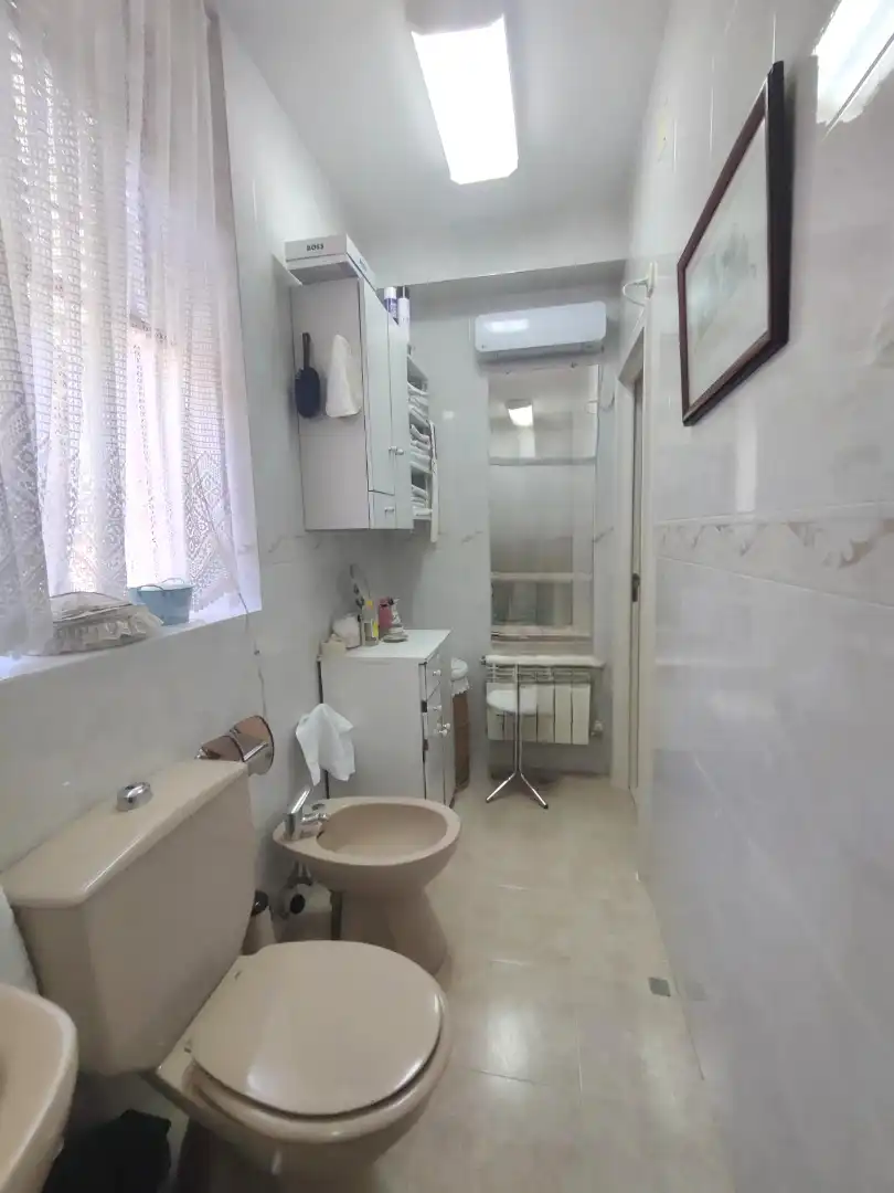 Baño de Piso en venta en Madrid con Calefacción, Jardín privado y Terraza