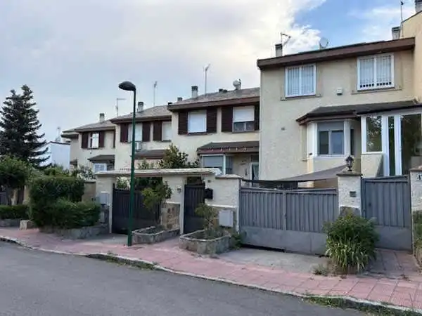 Maison mitoyenne à vendre à CL. MEDITERRANEO