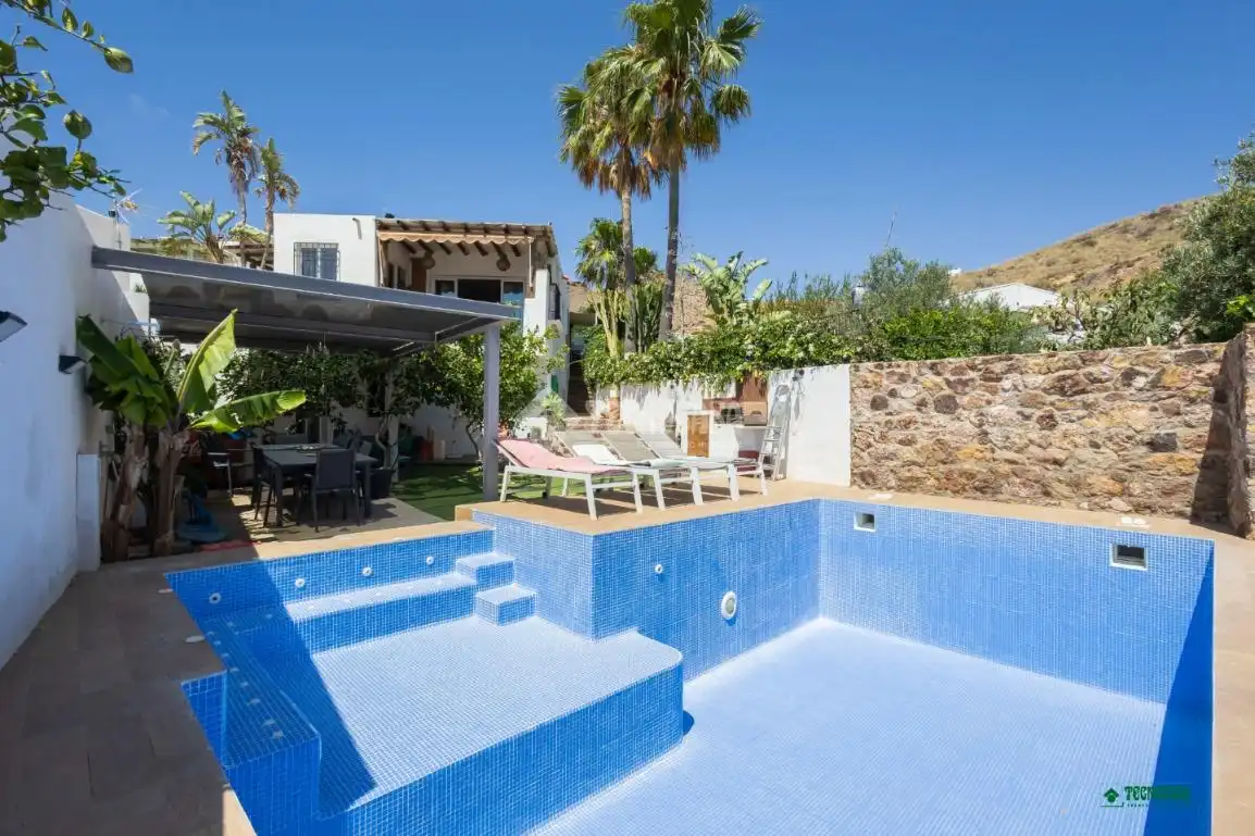 Piscina de Casa o xalet en venda en Níjar amb Piscina i Moblat