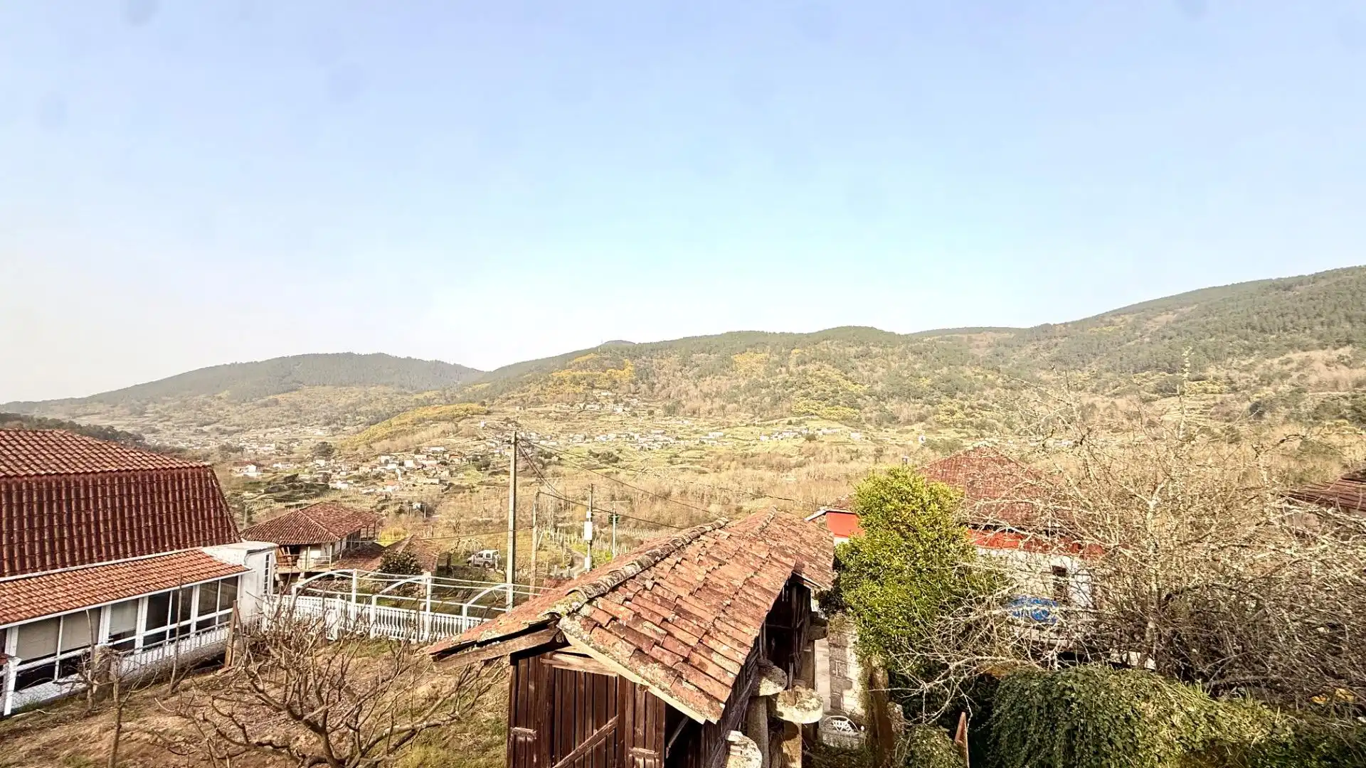 Vista exterior de Casa o xalet en venda en A Arnoia amb Jardí privat i Moblat