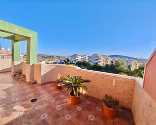 Vista exterior de Àtic en venda en Orihuela amb Aire condicionat, Calefacció i Terrassa