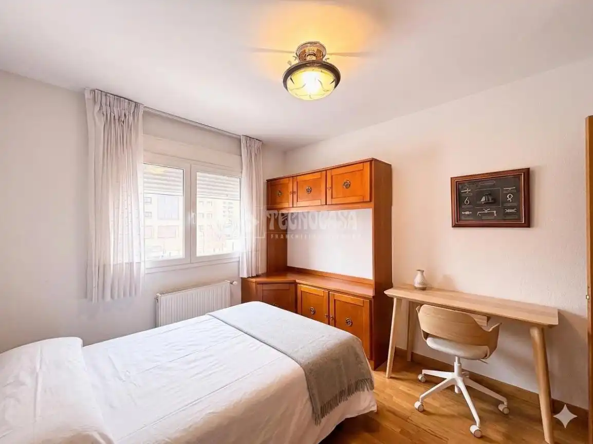 Schlafzimmer von Wohnung zum Verkauf in Cuenca mit Privatgarten, Terrasse und Balkon