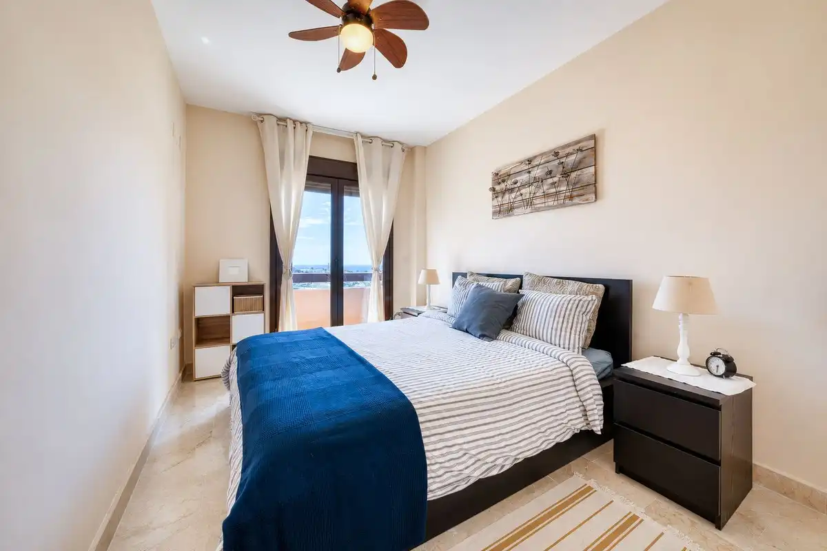 Habitación de Casa adosada en venta en Estepona con Aire acondicionado, Terraza y Alarma