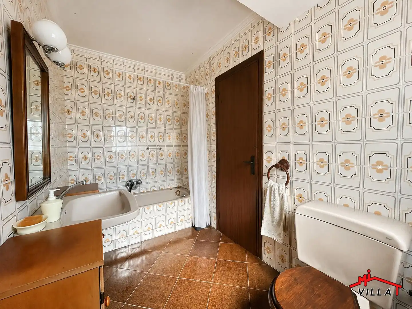 Baño de Piso en venta en Laredo con Calefacción y Terraza