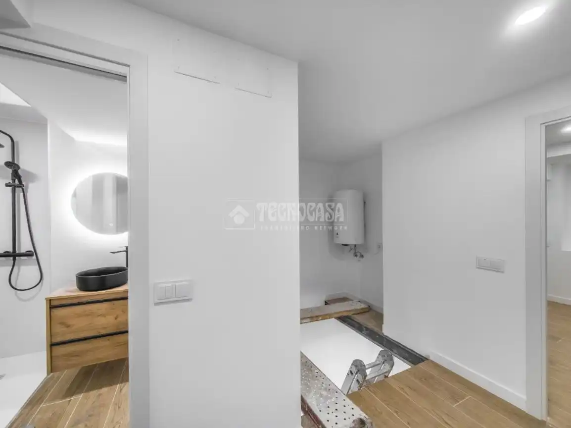 Bathroom of Flat for sale in Leganés  with Storage room