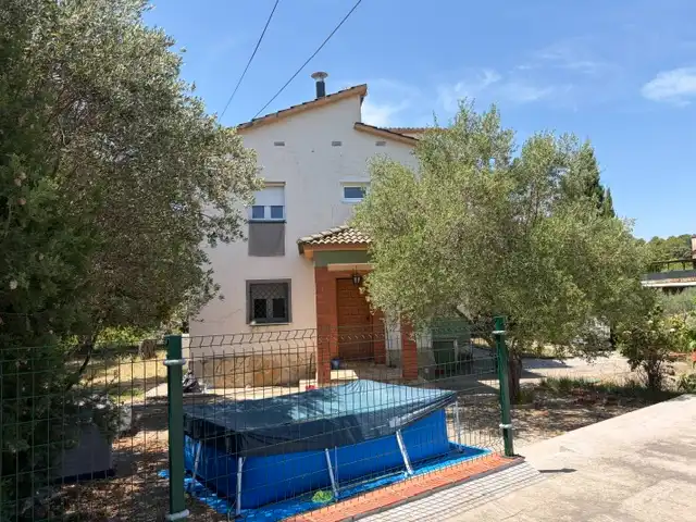 Außenansicht von Haus oder Chalet zum Verkauf in Els Hostalets de Pierola mit Klimaanlage, Heizung und Privatgarten