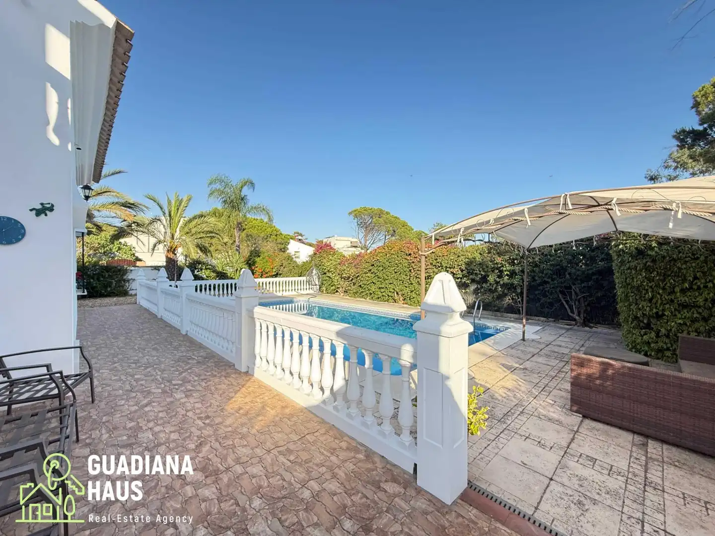 Exterior view of Houses for sale in Isla Cristina  with Air Conditioner, Heating and Private garden