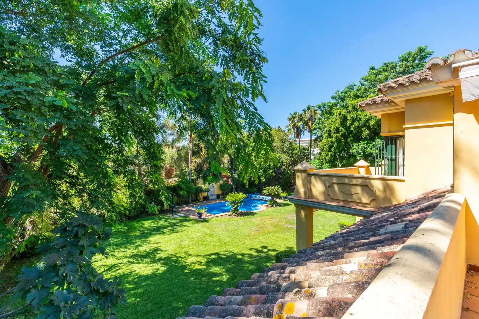 Jardí de Casa o xalet en venda en Marbella amb Aire condicionat, Jardí privat i Terrassa