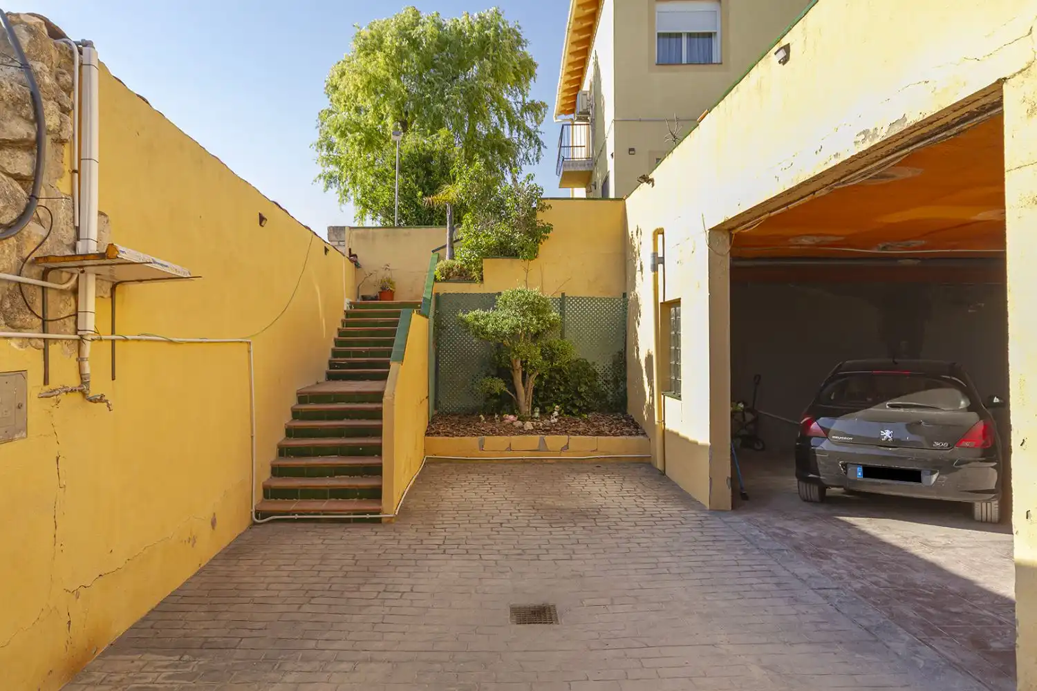 Exterior view of Houses for sale in Sant Martí Sarroca  with Air Conditioner, Heating and Terrace