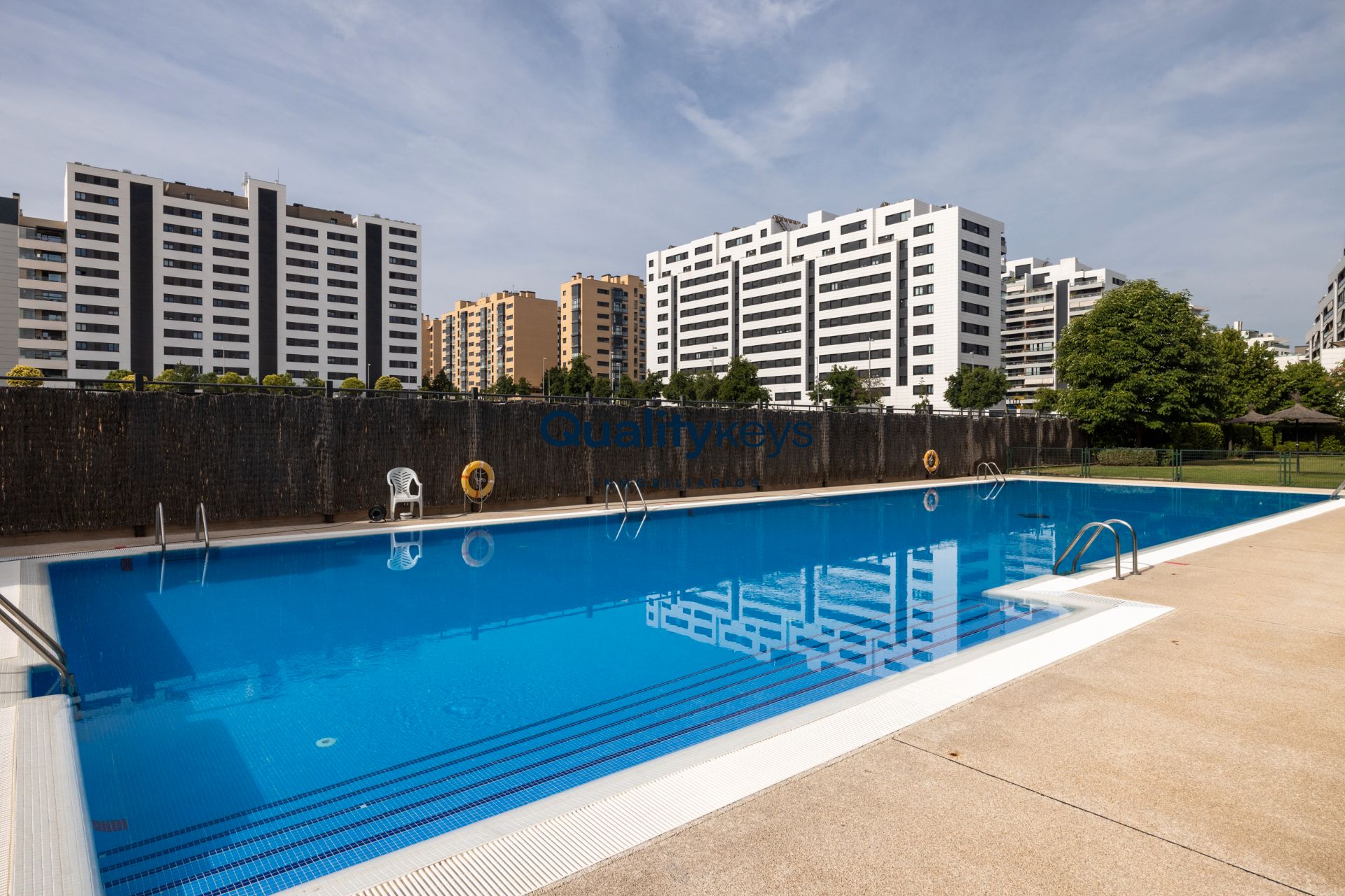 Swimming pool of Flat for sale in  Madrid Capital  with Air Conditioner, Heating and Parquet flooring