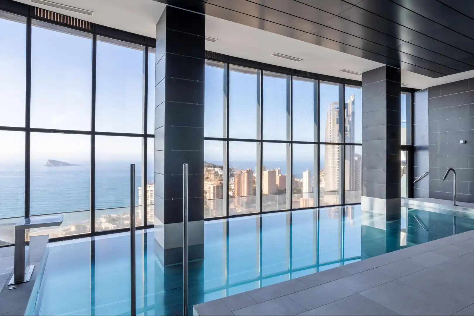 Piscina de Apartamento en venta en Benidorm con Trastero, Piscina y Amueblado