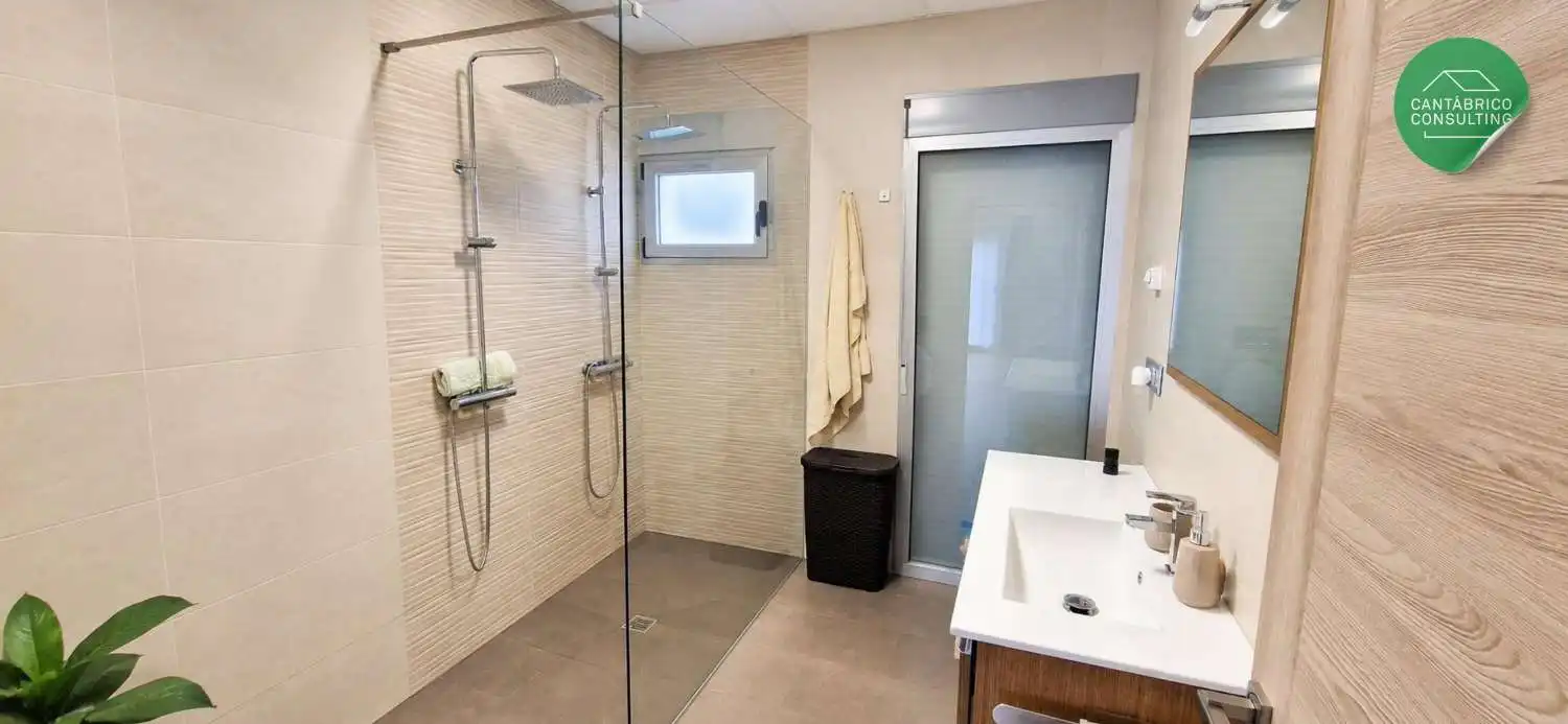 Bathroom of Buildings for sale in Lugo