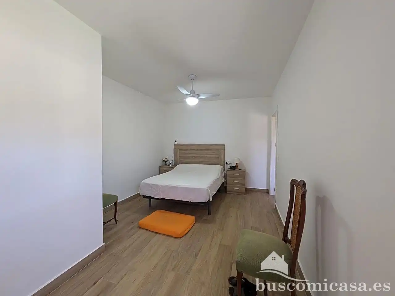 Dormitori de Casa o xalet en venda en Linares amb Aire condicionat, Jardí privat i Traster
