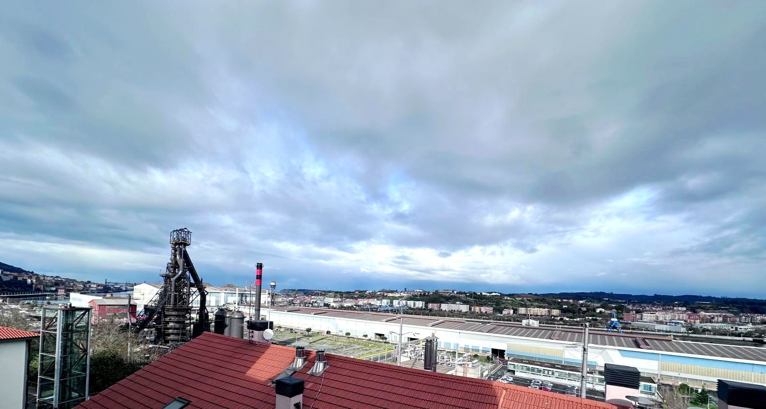 Vista exterior de Piso en venta en Sestao  con Calefacción, Terraza y Amueblado