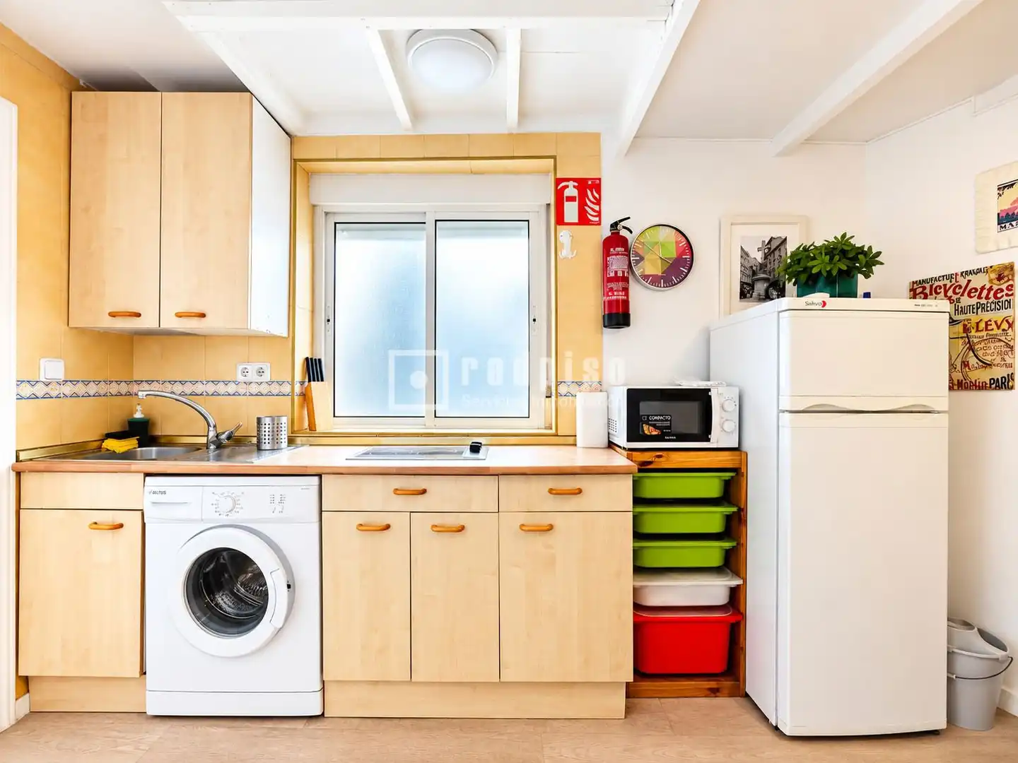 Küche von Maisonette zum Verkauf in Madrid mit Klimaanlage, Heizung und Abstellraum
