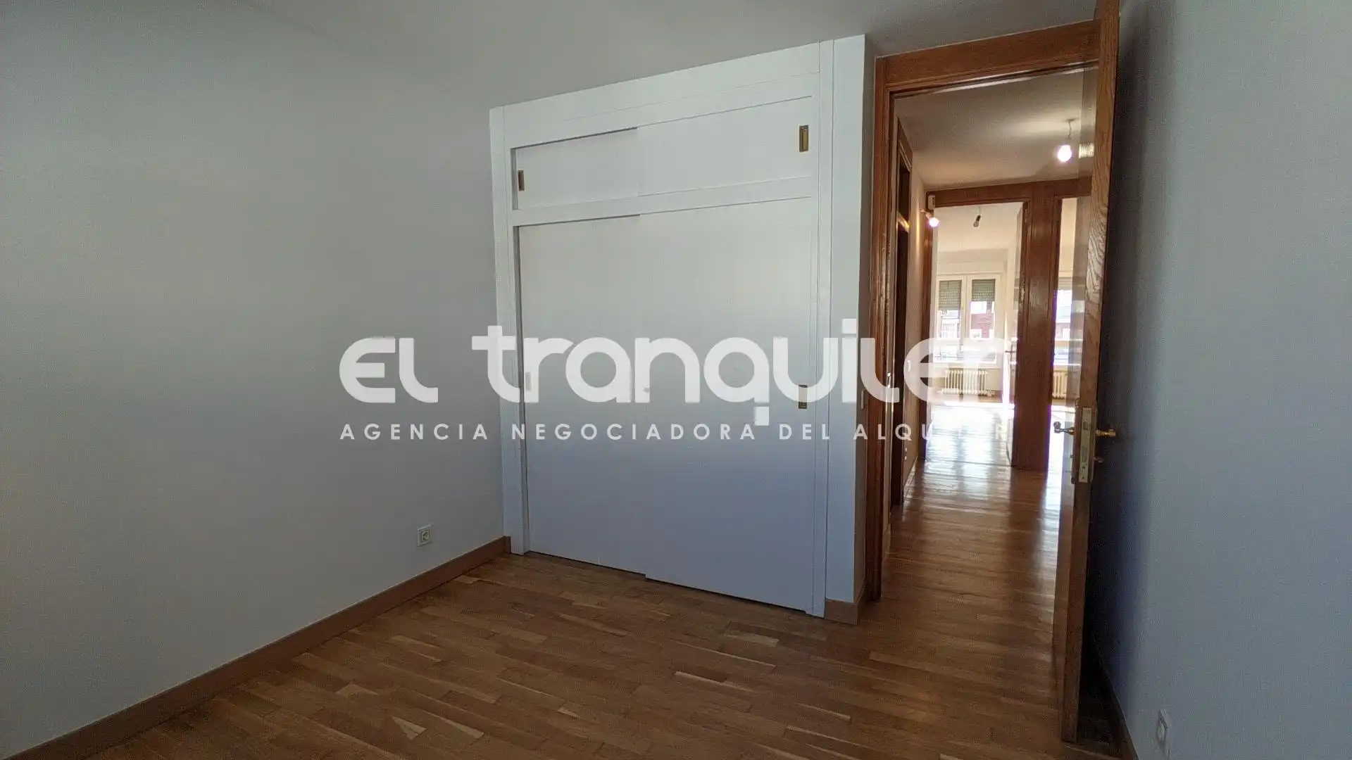 Schlafzimmer von Wohnung zum Verkauf in Madrid mit Klimaanlage, Parkett und Terrasse