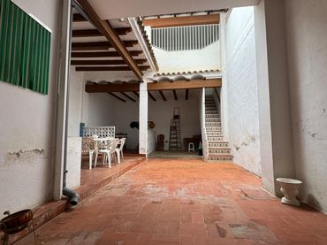 House with balcony for sale in Calle SANTA BARBARA