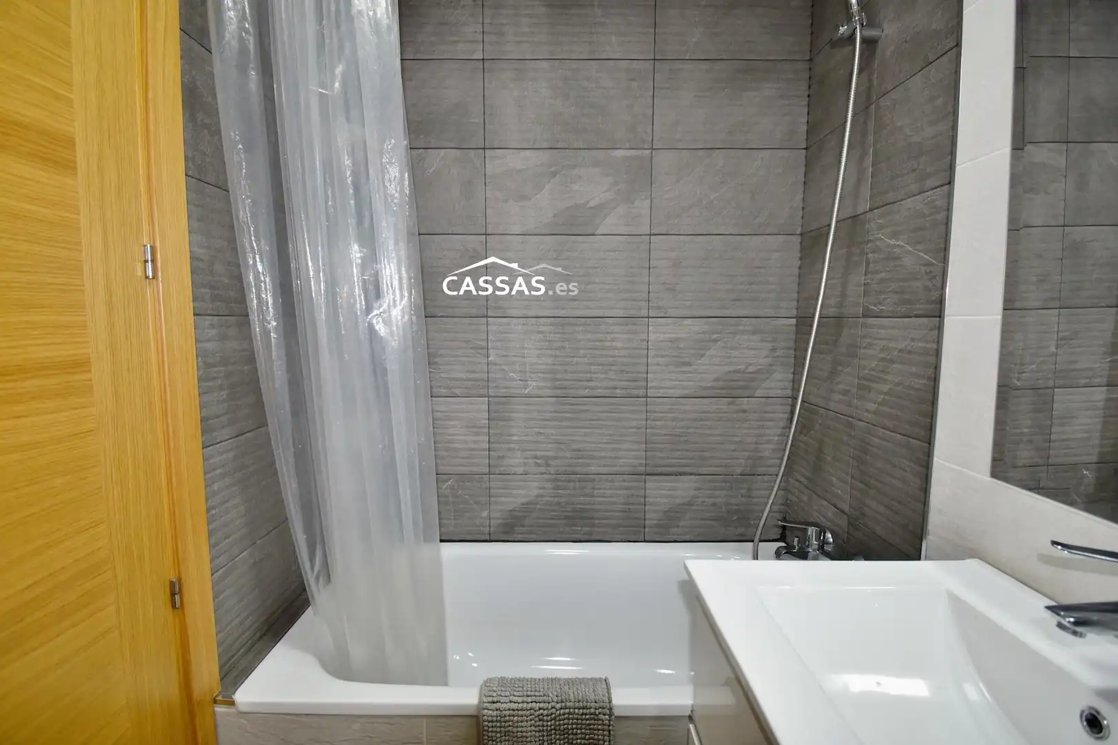 Bathroom of Flat for sale in Torrejón de Ardoz  with Air Conditioner, Heating and Parquet flooring
