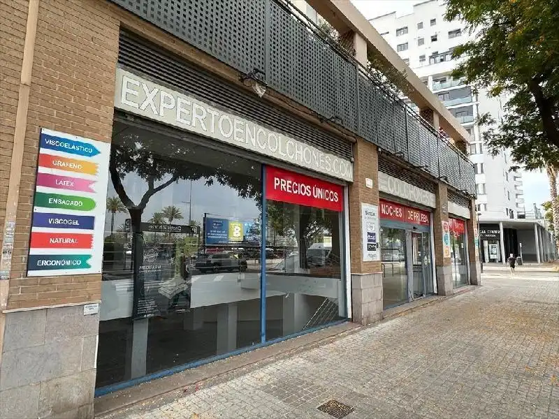 Vista exterior de Local en venta en Valencia con Aire acondicionado