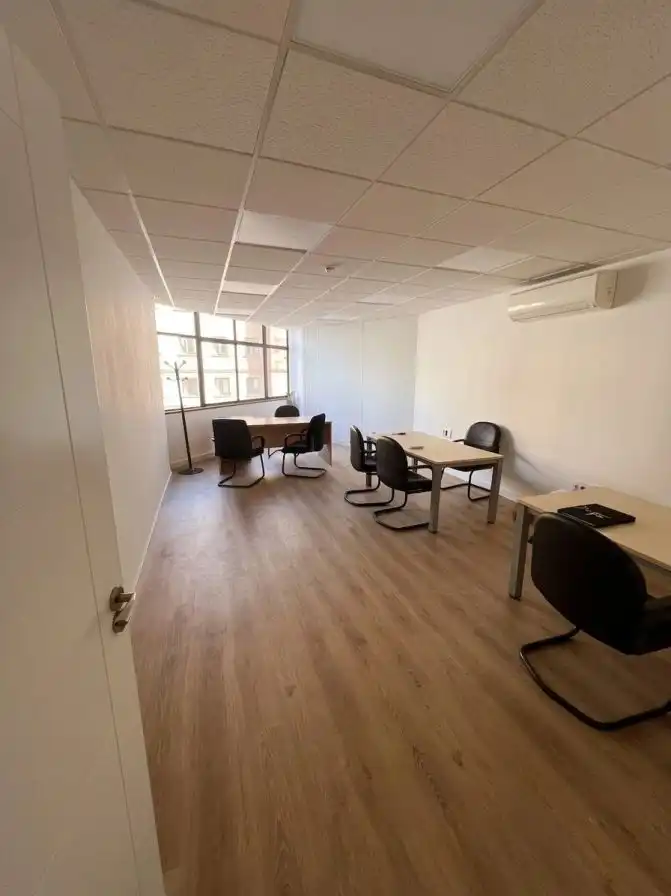 Büro zur Miete in Cáceres mit Klimaanlage und Möbliert