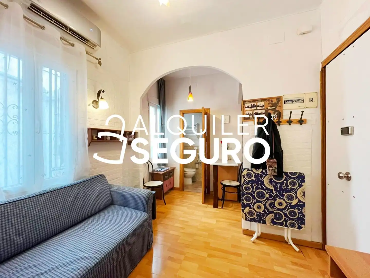 Sala de estar de Estudio de alquiler en Madrid con Aire acondicionado, Calefacción y Amueblado