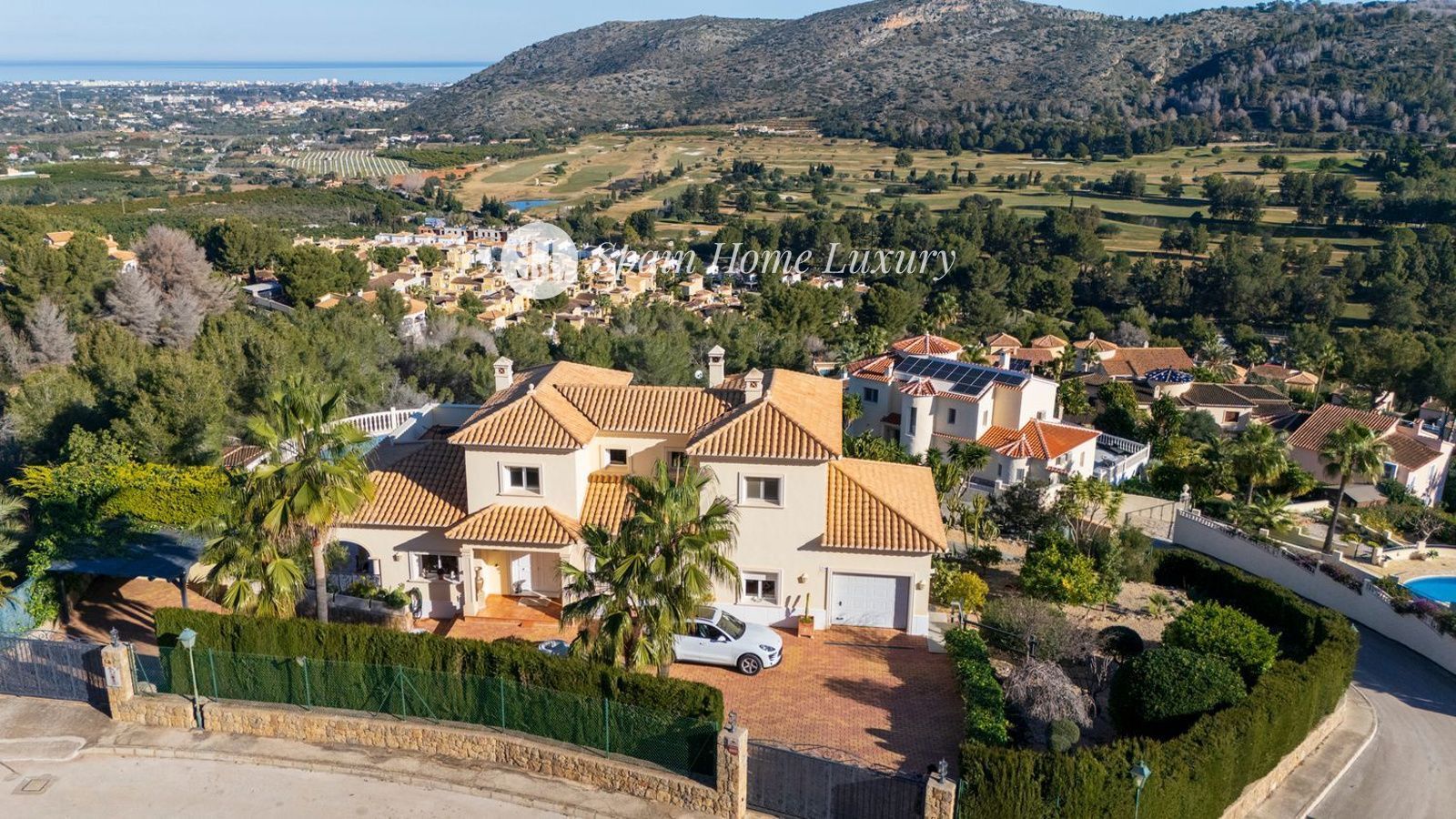 Vista exterior de Casa adosada en venda en Pedreguer amb Aire condicionat i Piscina