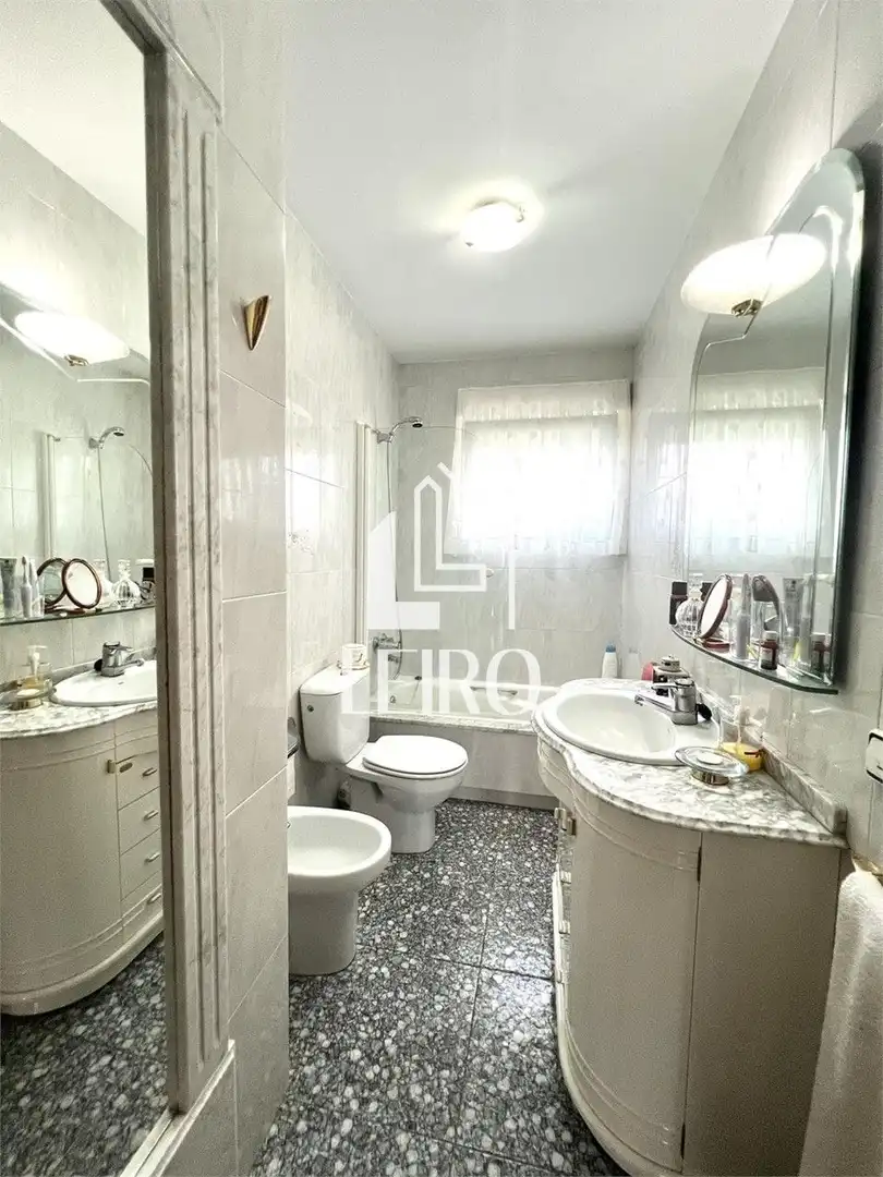 Baño de Casa o chalet en venta en Santiago de Compostela  con Jardín privado