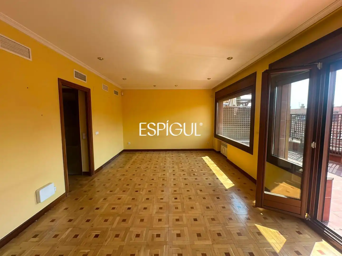 Sala d'estar de Àtic en venda en Madrid amb Aire condicionat, Calefacció i Terrassa