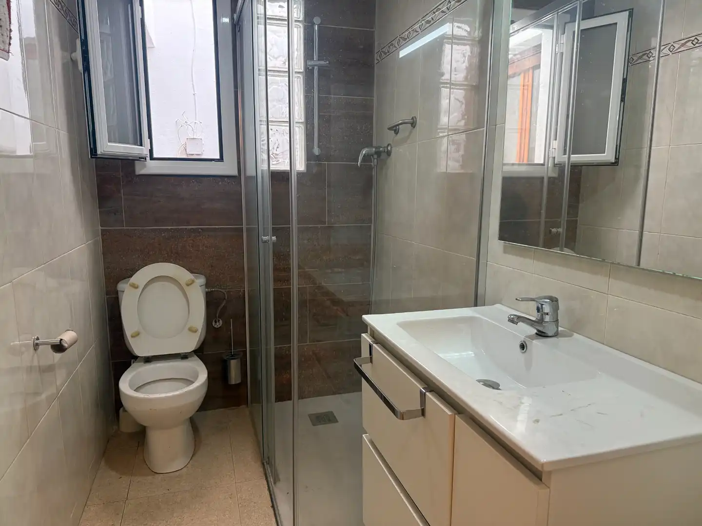 Baño de Casa adosada en venta en Sant Cugat del Vallès con Calefacción, Jardín privado y Terraza