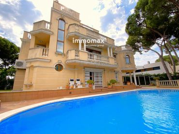 Casa amb piscina en venda a La Pineda