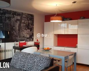 Living room of Flat for sale in Pontevedra Capital   with Air Conditioner, Heating and Terrace