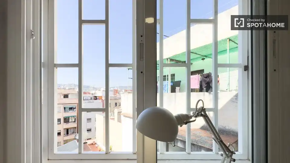 Terraza de Piso para compartir en L'Hospitalet de Llobregat con Aire acondicionado, Calefacción y Amueblado