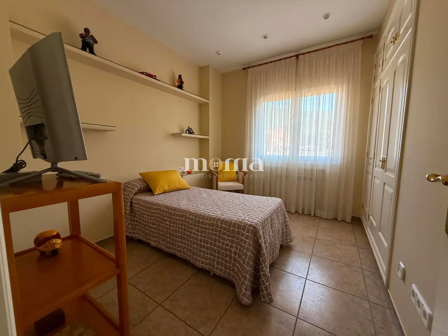Dormitori de Casa o xalet en venda en Montornès del Vallès amb Aire condicionat, Calefacció i Jardí privat