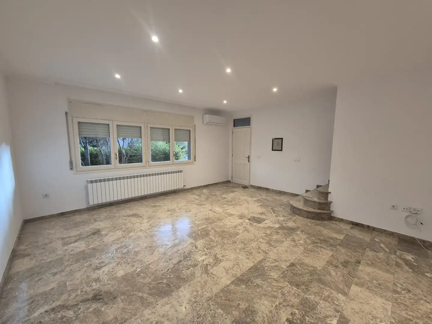 Villa mit Garten zur Miete in Carrer Josep Badrena, imagen 3